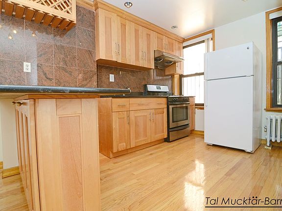 2nd image of 17 Ludlow St APT C