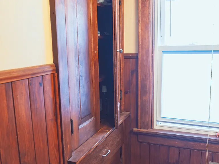 2835 N Frederick Ave — Photo 4