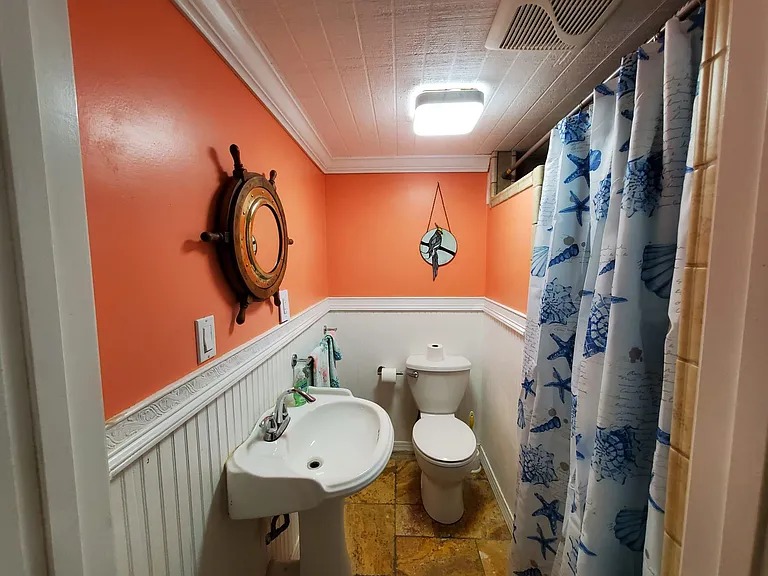 403 N Pine St — Photo 14