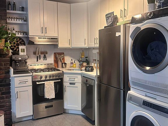 2nd image of 341 W 19th St APT D