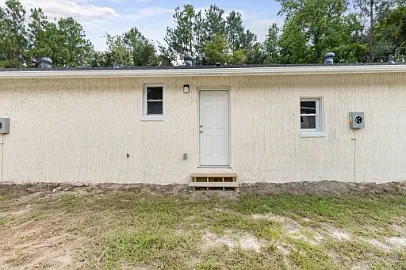 1217 Pineview St #4 — Photo 7