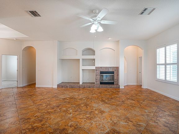 5th image of 1679 Shadowmoss Cir