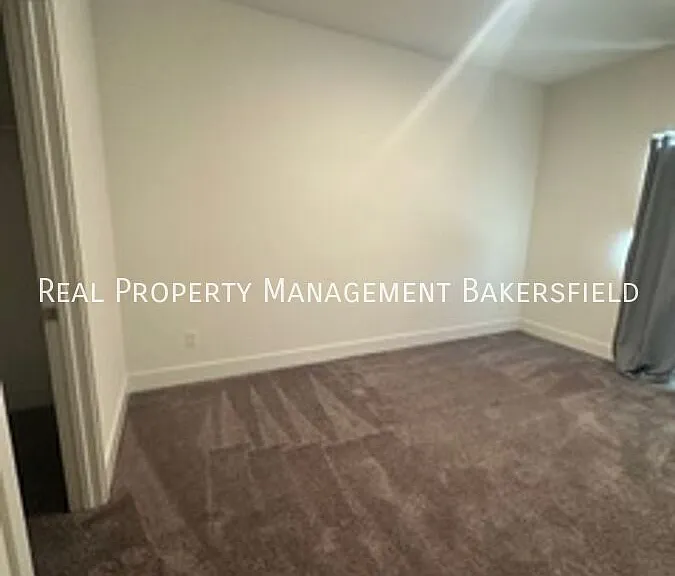 823 Brookline Ln — Photo 31