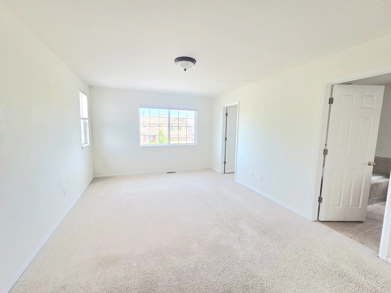 5 bed, $3,300 — Photo 2