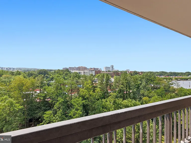3705 S George Mason Dr #913S — Photo 27