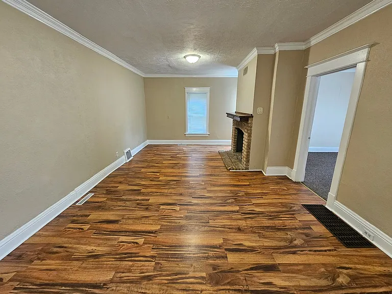 519 Howard St — Photo 9