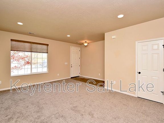 3rd image of 1057 N Cambria Dr