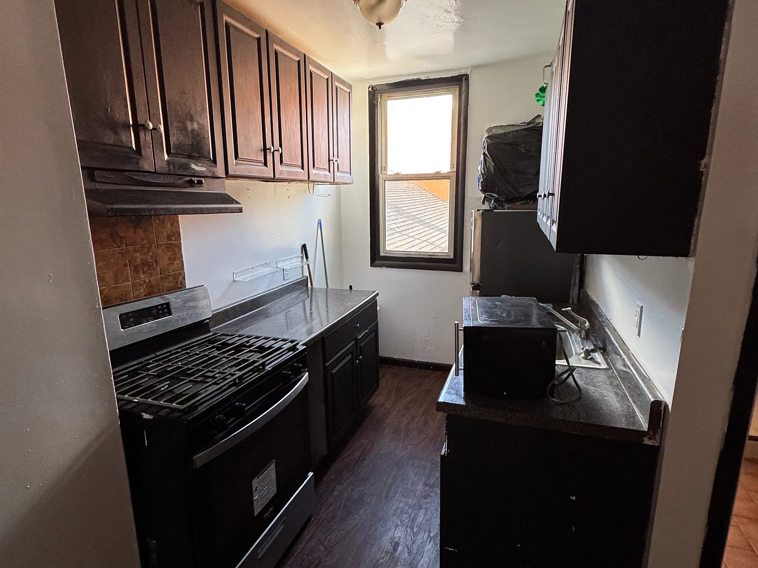 1 bed, 750 sqft, $1,900 — Photo 2