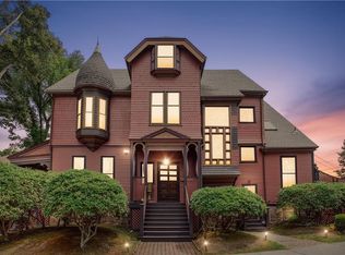 9 Dresser St, Newport, RI 02840
