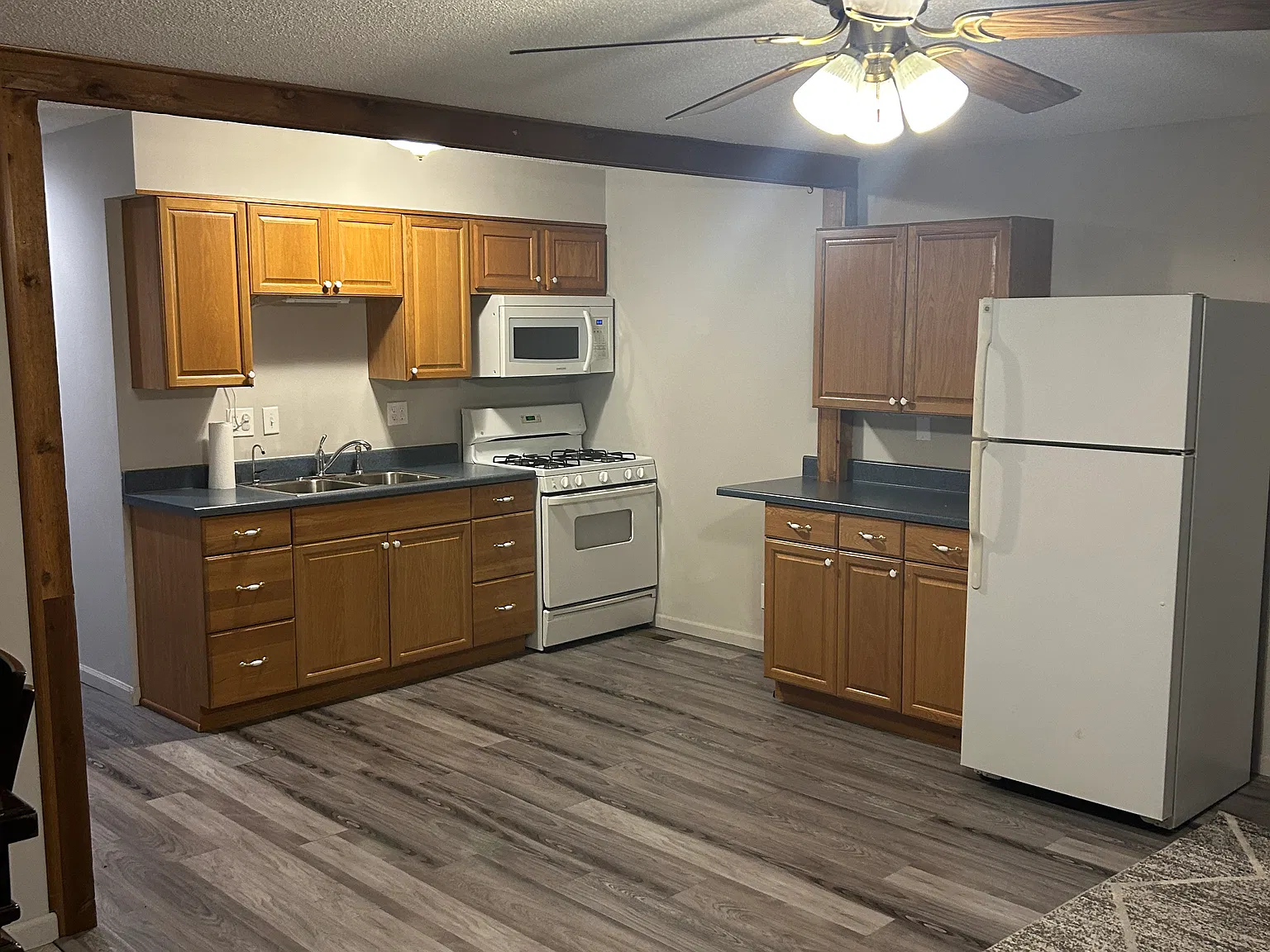 2 bed, 801 sqft, $1,060 — Photo 2