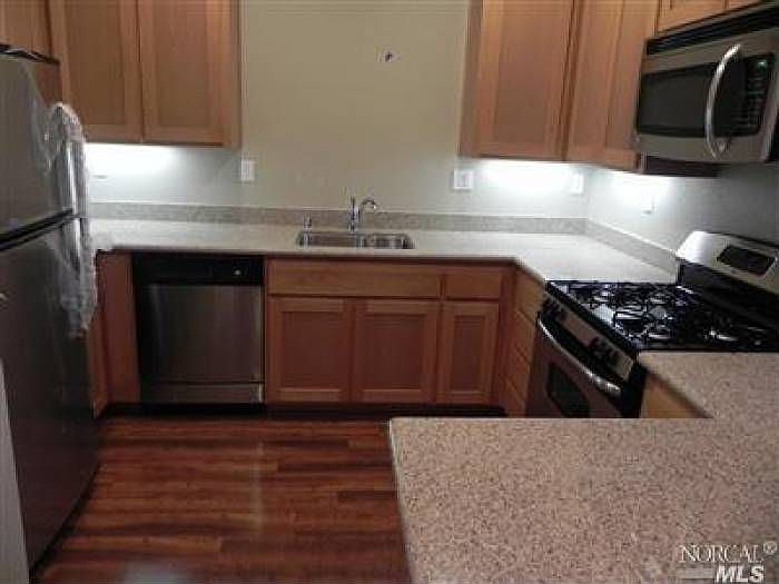 2nd image of 212 Valley Oak Dr
