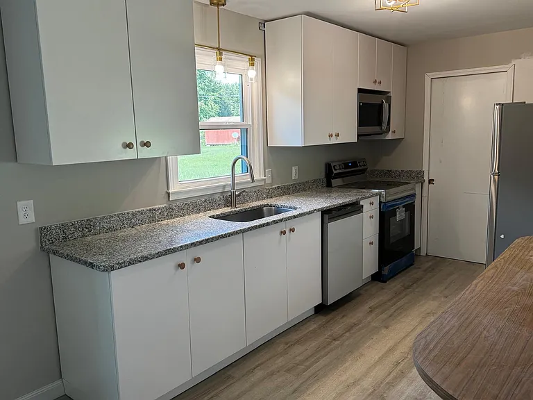 3295 Amity Hill Rd — Photo 4