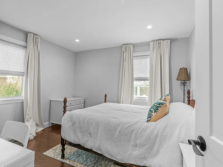18 Sylvan Ter — Photo 23