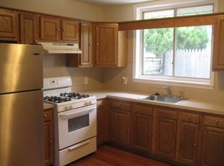 819 Fernon St, Philadelphia, PA 19148
