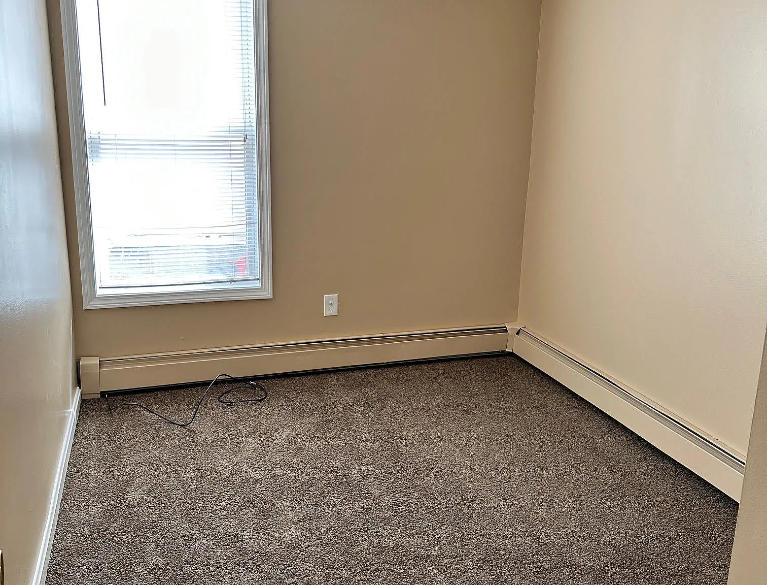 2 bed, 800 sqft, $1,900 — Photo 2