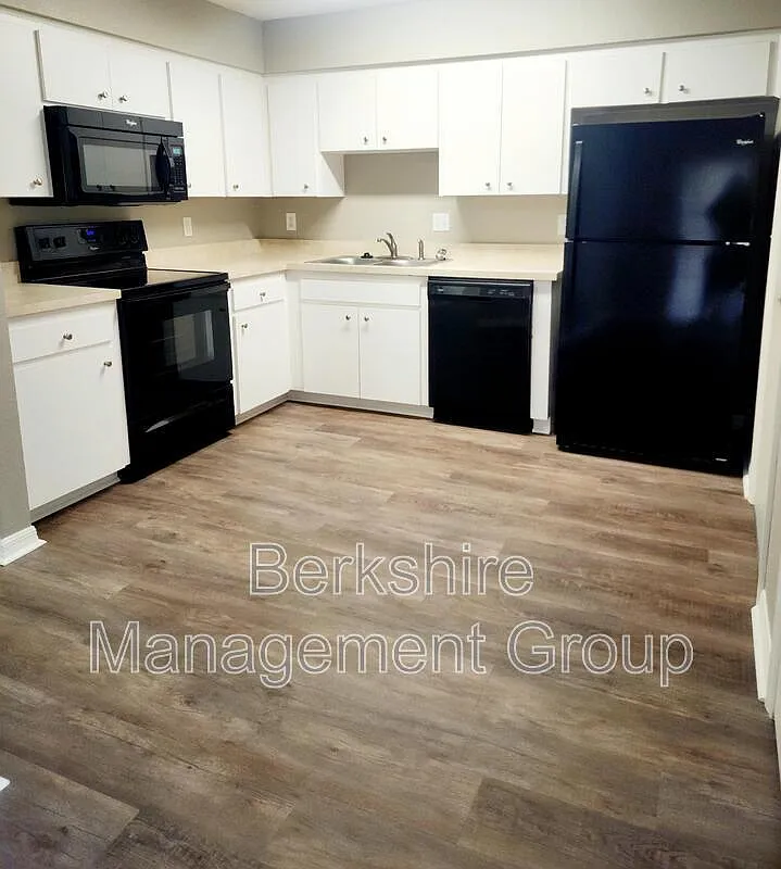 2 bed, 2.0 bath, 1408 sqft, $1,750 — Photo 4