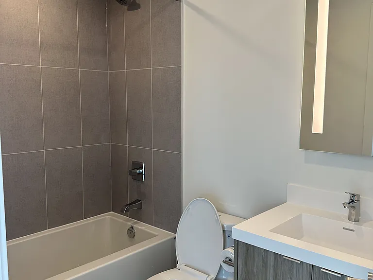 25 Cordova Ave #1405 — Photo 8