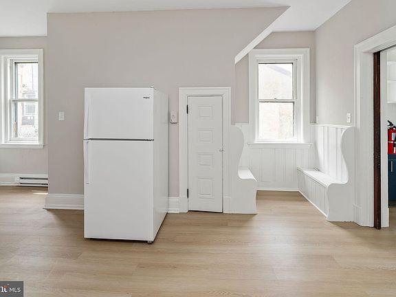 4th image of 243 Chestnut St