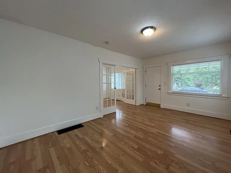 5619 NE 26th Ave — Photo 20