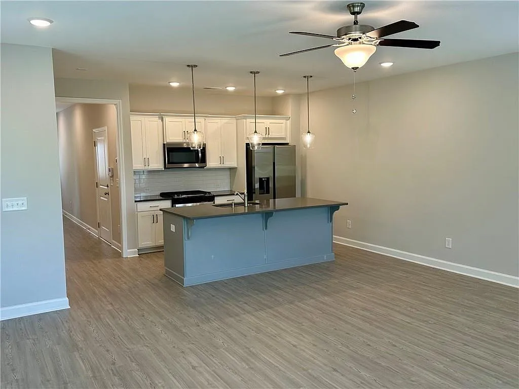 3 bed, 2.5 bath, 1620 sqft, $2,750 — Photo 4