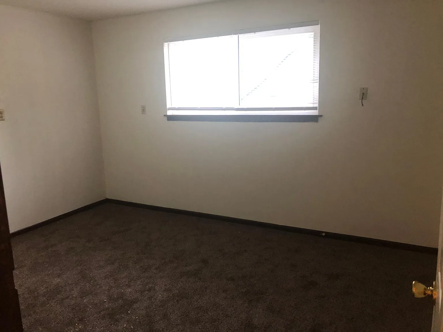 2 bed, 900 sqft, $695 — Photo 2