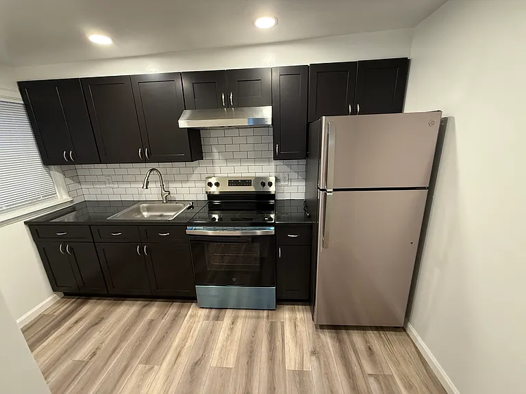1324 W Norwegian St — Photo 3