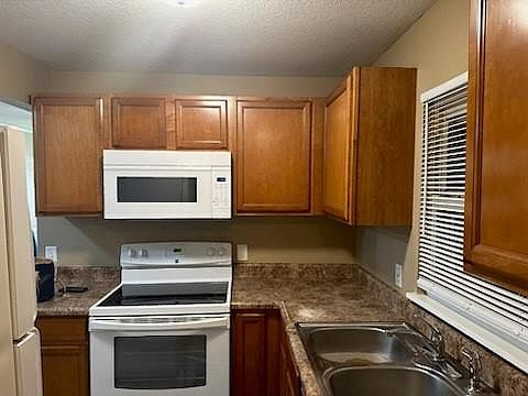 3rd image of 2864 Park St