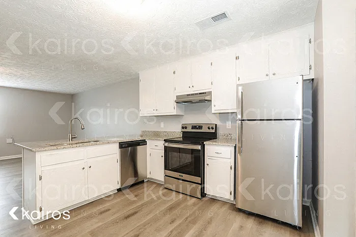 135 Fawn Dr — Photo 3