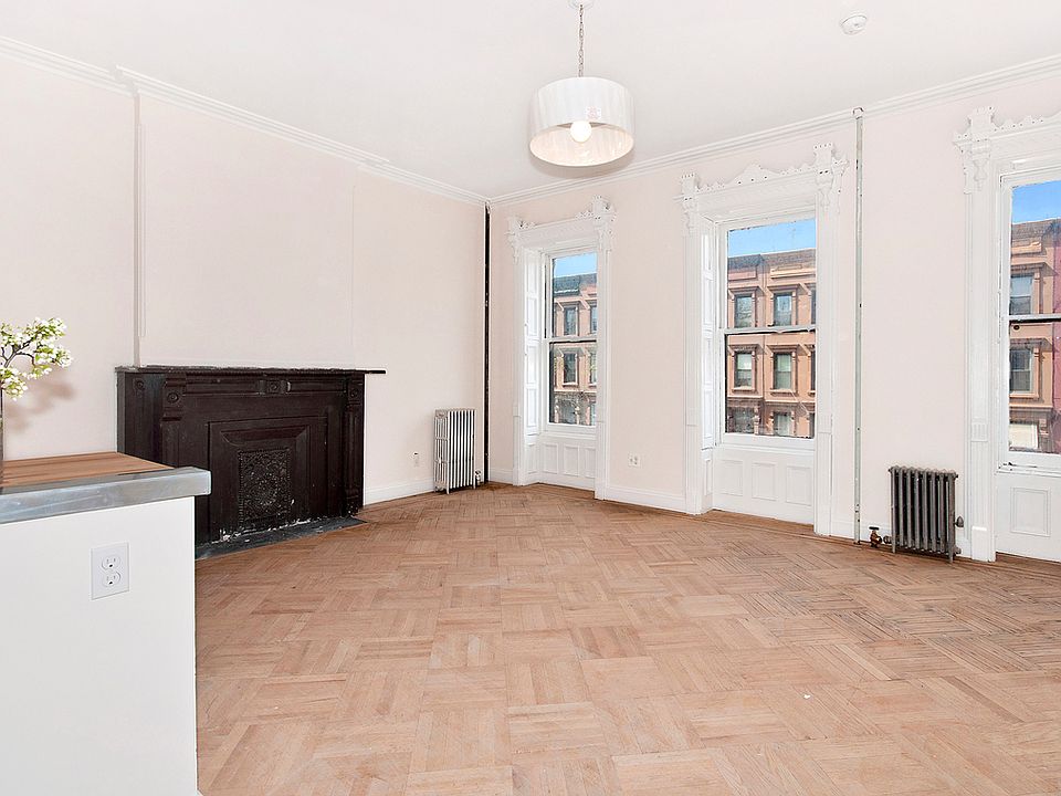 1st image of 248 Jefferson Ave #2