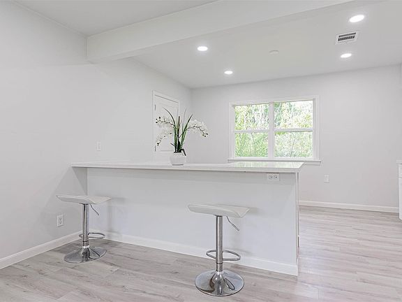 5th image of 3607 Luca St
