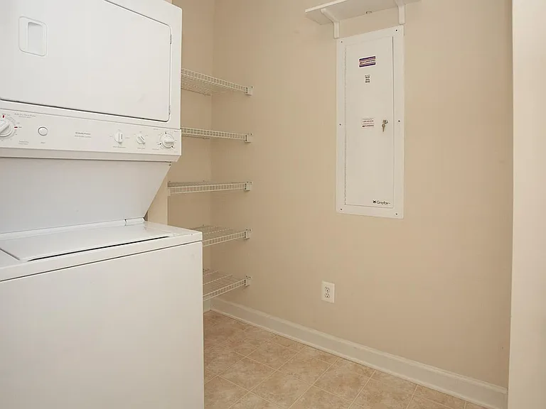560 Odendhal Ave — Photo 22