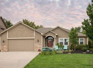 901 SW 36th St, Lees Summit, MO 64082