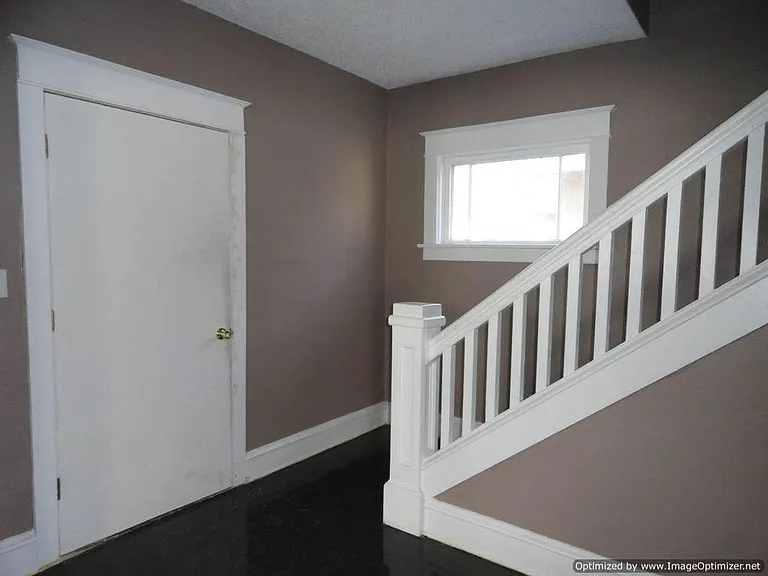 5605 Brooklyn Ave — Photo 8