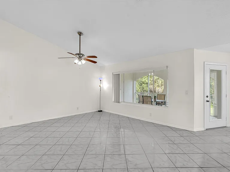 815 W Boynton Beach Blvd #16-205 — Photo 11