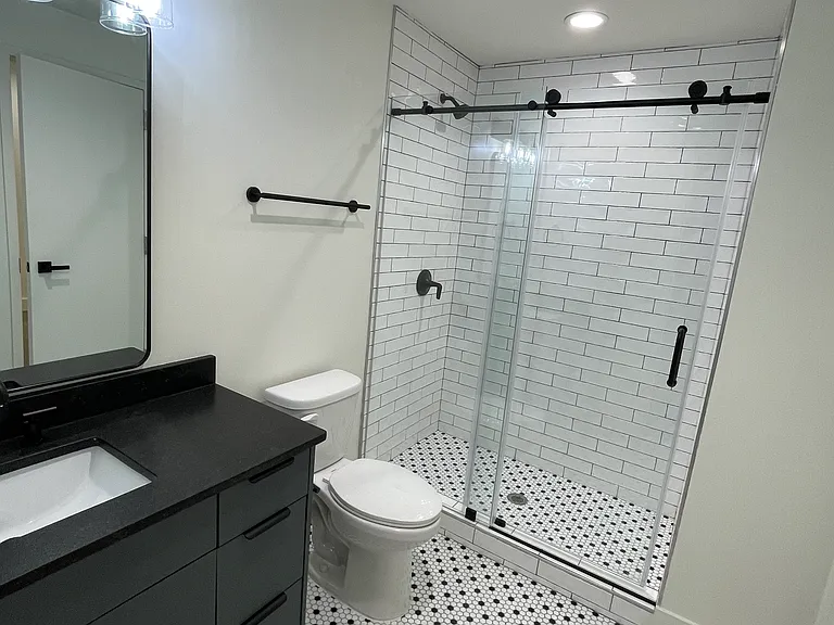 240 W Clayton St #202 — Photo 9