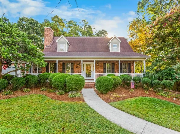 389 Christine Ct, Winston Salem, NC 27127
