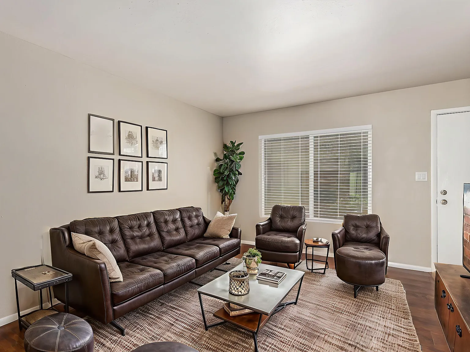 2 bed, 1.5 bath, 1100 sqft, $1,450 — Photo 1