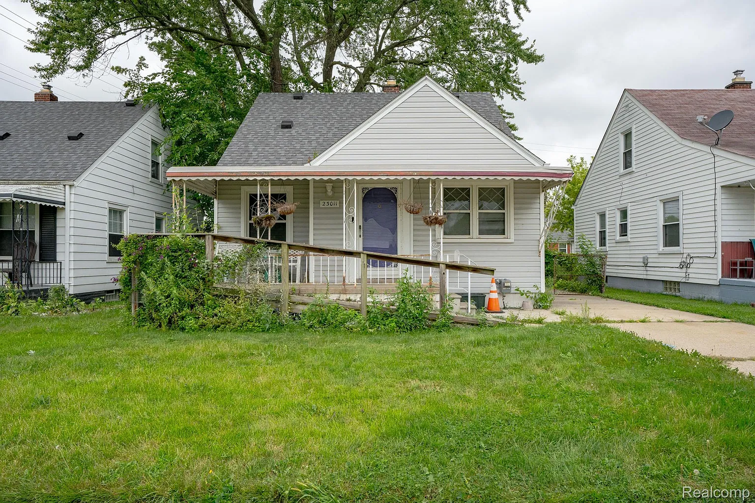 23011 Normandy Ave photo 1