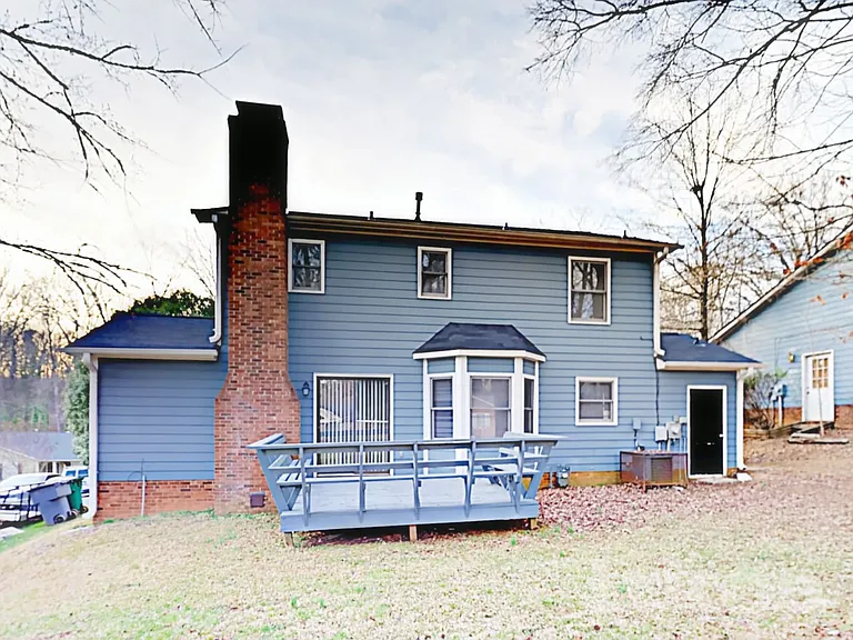 2820 Royal Ridge Ln — Photo 15