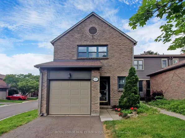4111 Arbour Green Dr #42, Mississauga, ON L5L 2Z2
