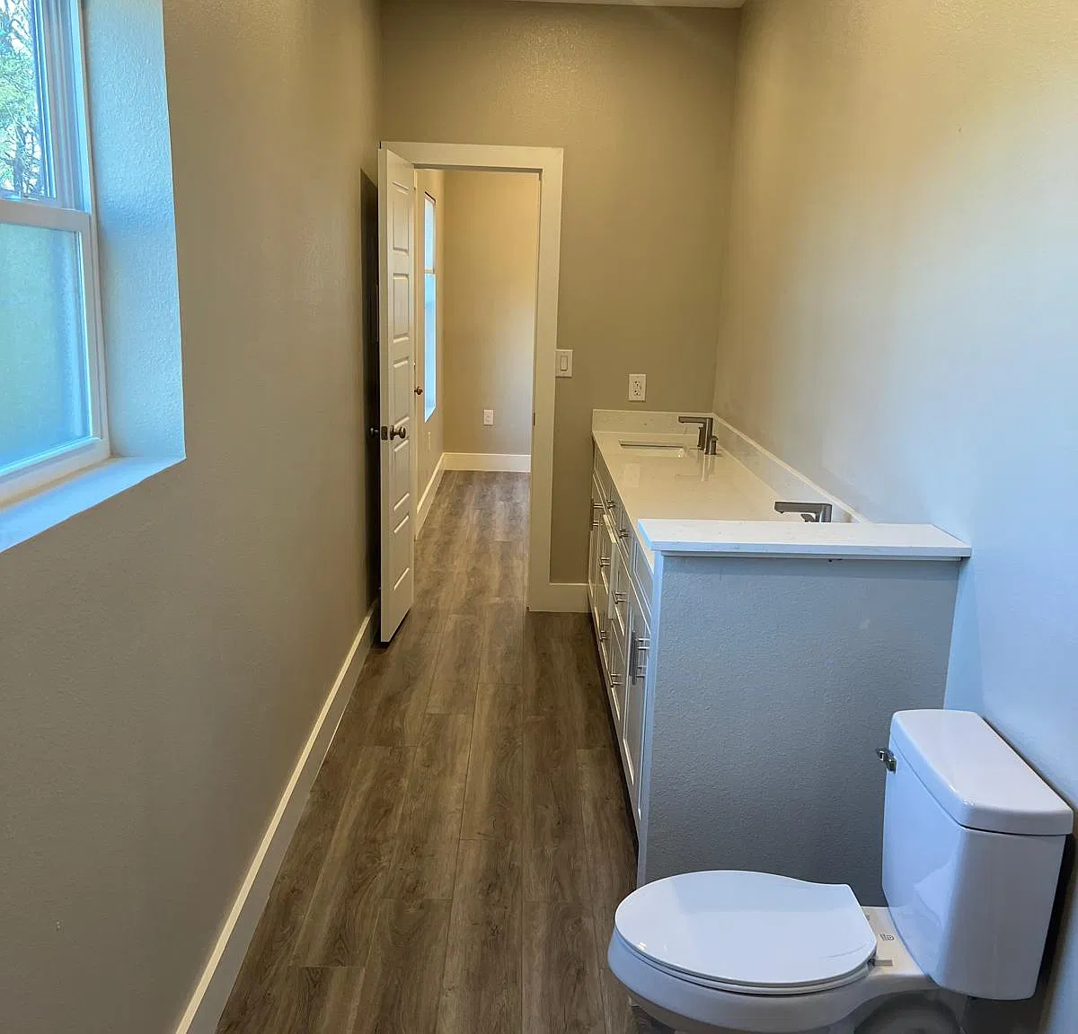 2 bed, 1050 sqft, $1,650 — Photo 4