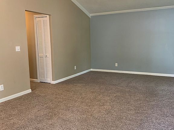 4th image of 1275 Eastside Ln