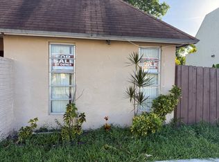 1326 Seaview Dr, Pompano Beach, FL 33068