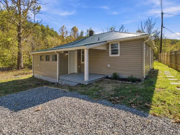 1977 N Fork Rd, Christiansburg, VA 24073