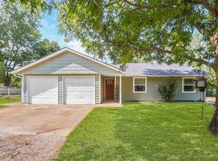 11705 E Elm St, Claremore, OK 74019