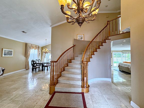 3rd image of 20529 Pacific Dr