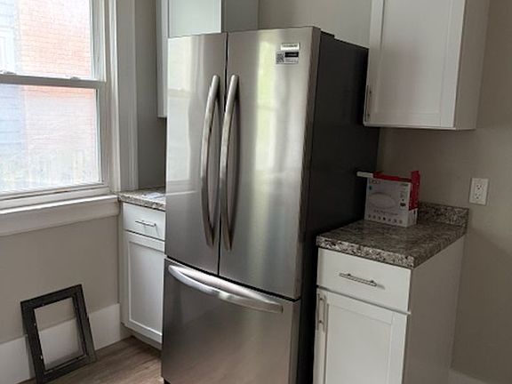 5th image of 294 Chili Ave