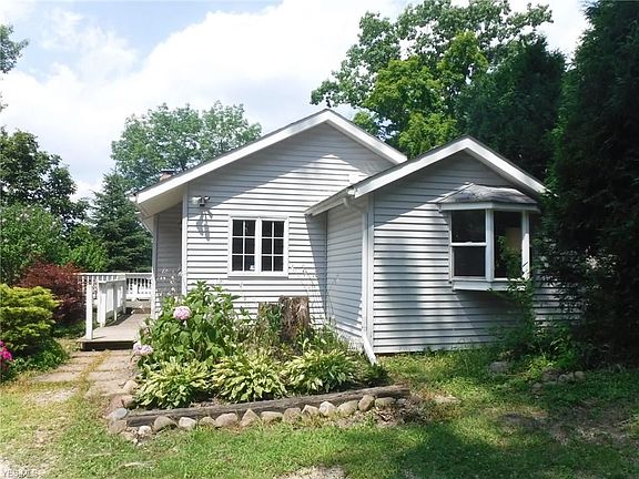 4th image of 15494 Lake Shore Dr