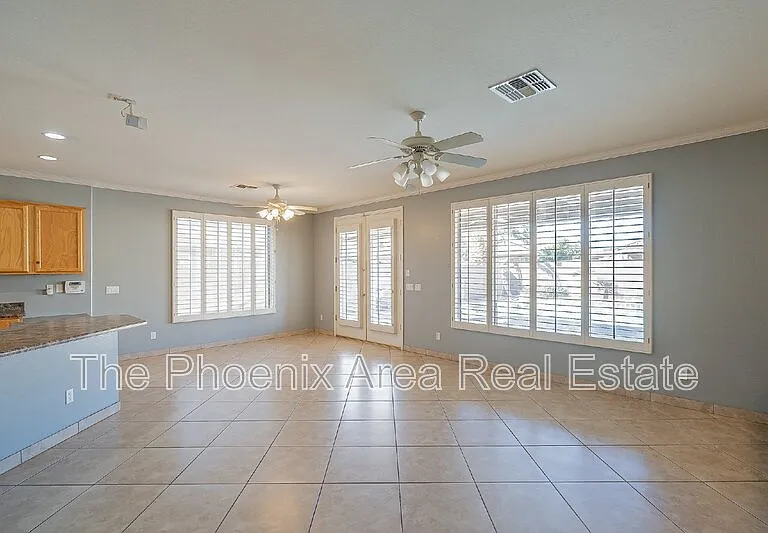 110 W Cardinal Way — Photo 4