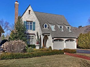 242 Middaugh Rd, Clarendon Hills, IL 60514